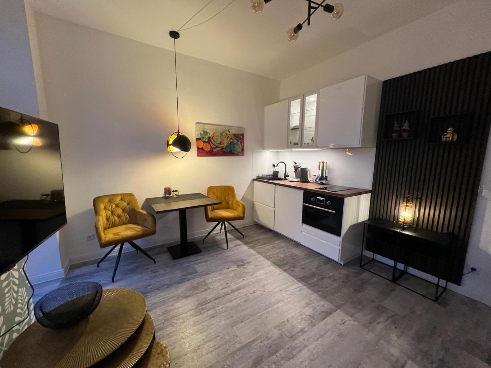 Laluna Modernes Wohnstudio Mit Balkon Im Herzen Von
